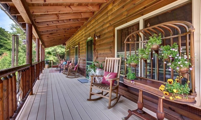 Cashiers Cabin | Carolina Cabin - Log Cabin in the Mountains!
