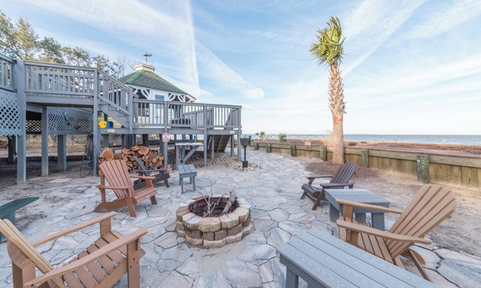 Dale House | Carolina Sunrise - Private Beach & Gorgeous Views