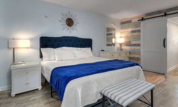 Myrtle Beach Condo | Carolina Winds 1007 - 1 Bedroom Condo - Oceanview Unit - Pools, Hot Tub, Lazy River, Kiddie Pool, Game Room, & Restaurant