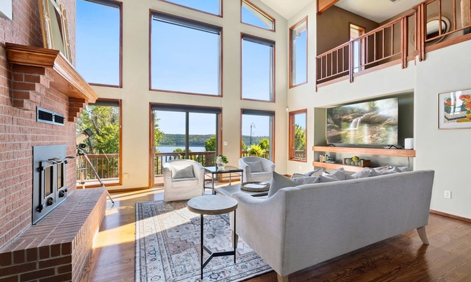 Rogers House | cARpe diem-Stunning Lake Views-1.5 to Boat Ramp