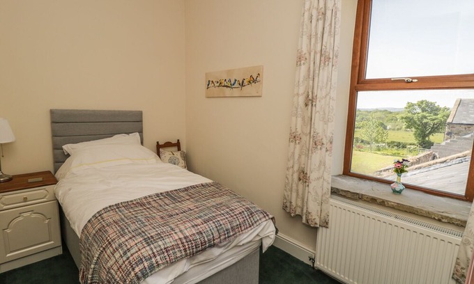Blackburn House | Carr House, CLAYTON LE DALE