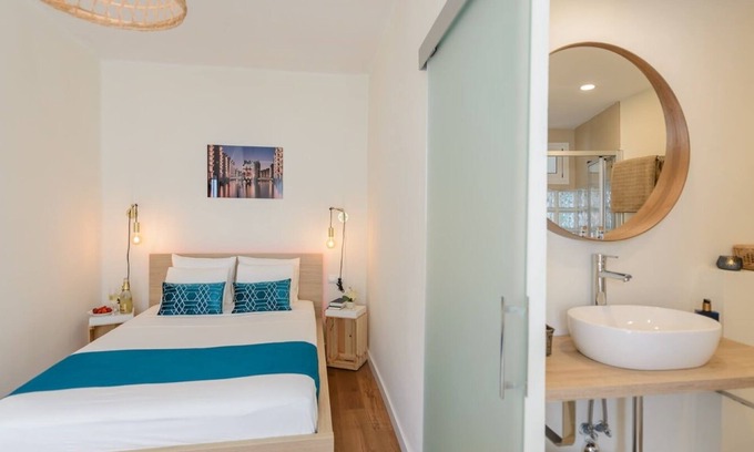 La Goleta Apartment | Carreteria Málaga by Ruralidays