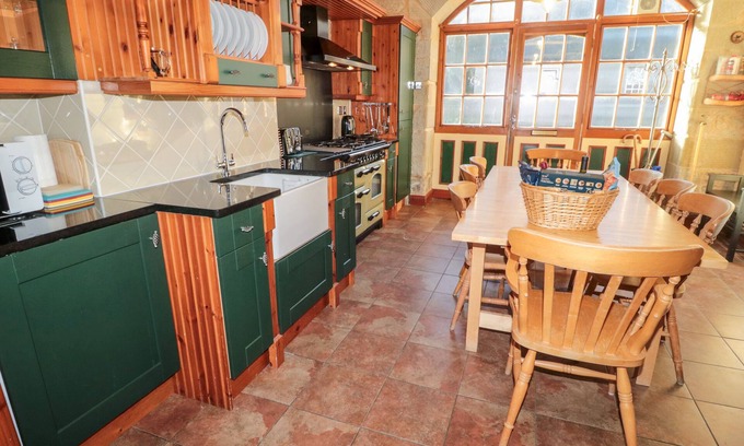 Coldstream Cottage | CARRIAGE HOUSE, family friendly in Coldstream