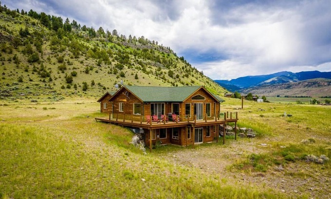 Pray House | Carsey K Ranch -4 Bedroom Home with Unparalleled Views Of The Paradise Valley