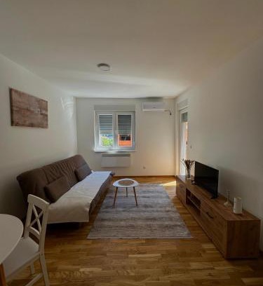 Zvornik Apartment | Casa 20 Cozy New Apartment in Central Zvornik Near Border and Airports