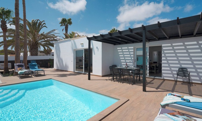 Costa Teguise Villa | Casa Afortunada, the pleasure of relaxation