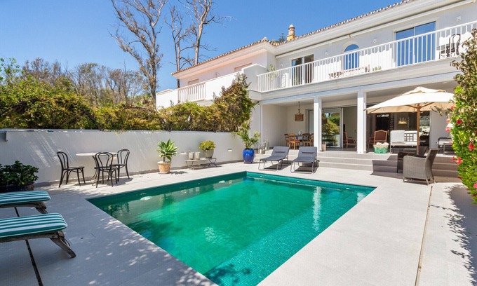 Guadalmina House | Casa Agnes - 3 Bed Townhouse 250m from the beach!