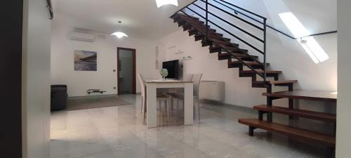 Pertosa House | Casa Andros