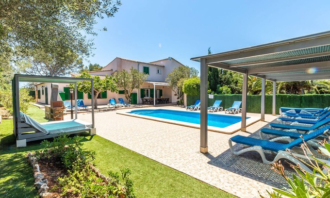 Cala Santany Ski Chalet | Casa Aurora large seaside holiday house with private pool near the beach in Cala Santanyí