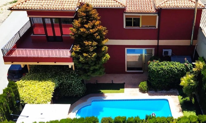 Biar House | Casa Axier Chalet con encanto, piscina privada, calefacción y chimenea