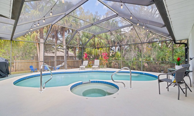North Port House | 'Casa Bella' Florida Getaway w/Heated Spa & Grill