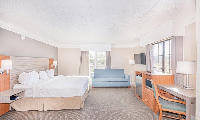 Tallahassee Hotel | Casa Bella Inn & Suites Extended Stay