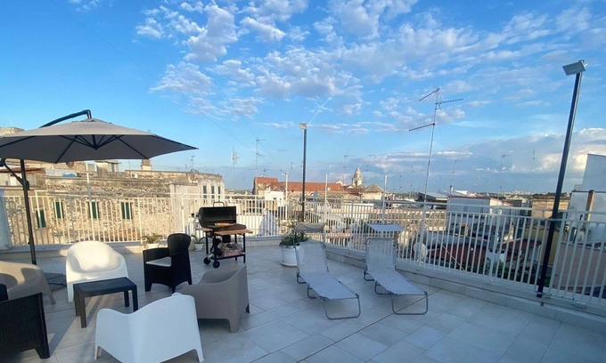Bitonto Apartment | Casa Bianca bnb,Big Terrace,10 min Airport Beaches