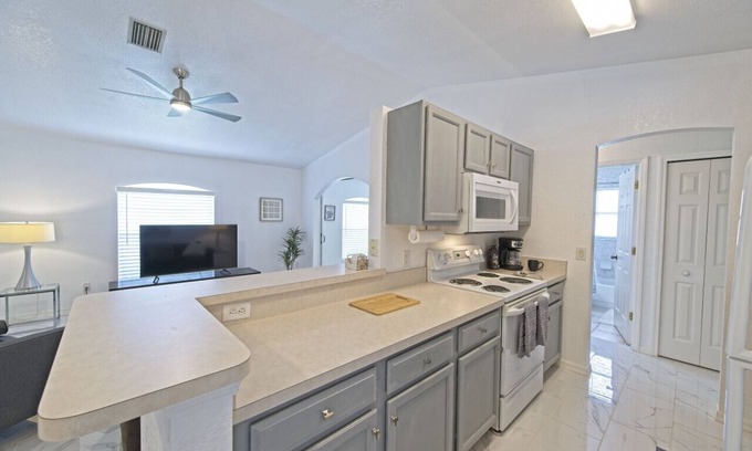 North Port House | Casa Blanca North Port-3/2 Modern Home with Saltwater Pool, 25 min to beaches