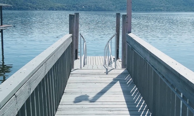 Clearlake Park House | Casa Blanca waterfront house with private pier , sleeps 8. 4 bedrooms, 3 Bath