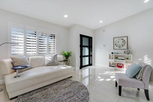 The Hammocks House | Casa Brisa - Stylish BBQ Near heart of Kendall