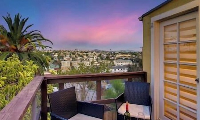 North Park Apartment | Casa California-Spacious - 3 Bdr/Backyard Firepit/Playground/Gaslamp/Zoo/Beach