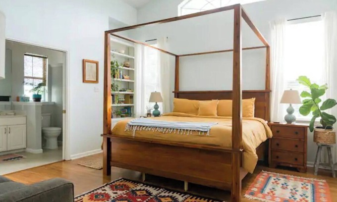 Georgetown House | Casa Caliza - Country Retreat with Hot Tub & Scenic Views