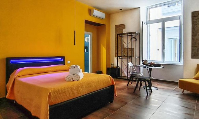 Historical Center Bed & Breakfast | Casa Calu' Maschio Angioino
