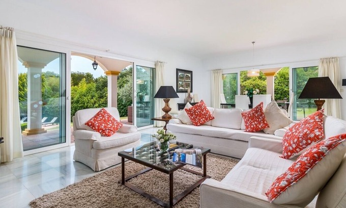 Sotogrande Villa | Casa Christina, a bright and spacious villa located in Sotogrande Alto