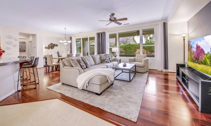 La Quinta House | Casa Colonias: Community pool and spa, luxury interiors!