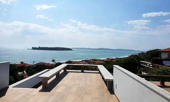 Rasa Ski Chalet | Casa com piscina e churrasqueira em Búzios/RJ