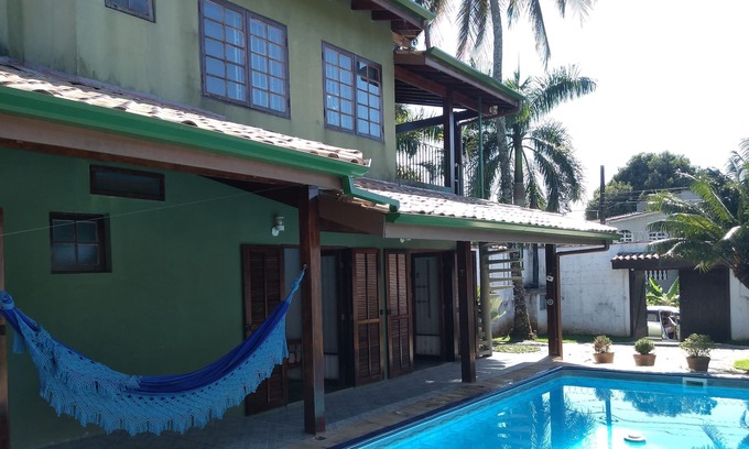 Estufa I House | Casa com Piscina e Churrasqueira em Ótima Localização