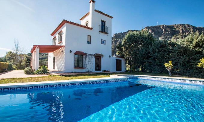 Alora Villa | Casa con piscina caminito del rey