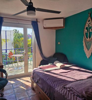 Puerto Juarez House | Casa Corazón Beachfront private room & terrace!
