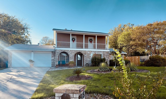 North San Antonio - SAT House | CASA De COLORES - HOLIDAY EDITION - Airport