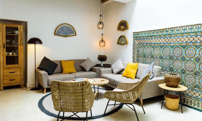 Santa Cruz Villa | Casa de los Venerables