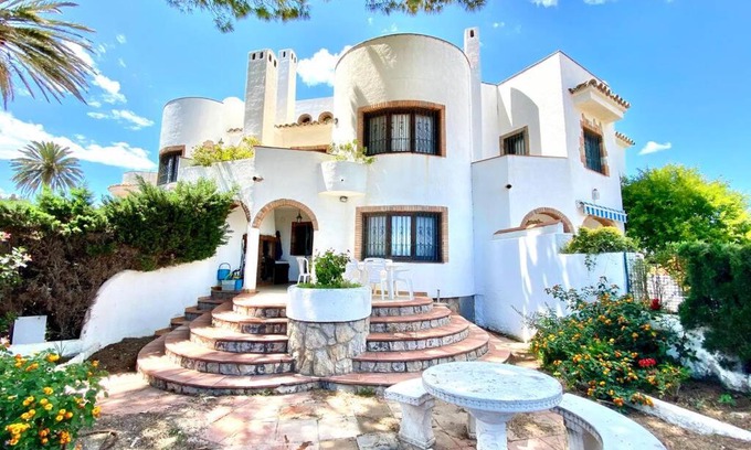 Miami Platja House | Casa de Mont-roig delante de la playa