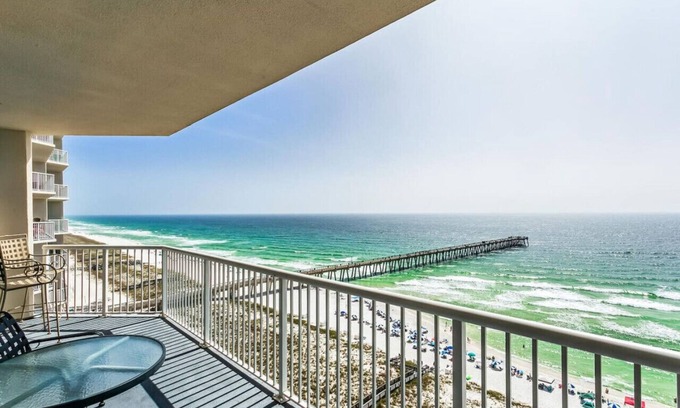 Navarre Beach Apartment | Casa De View: 14th Floor Lux Condo Sleeps 8! Heated Pool and Hot Tub! Includes Beach Service!