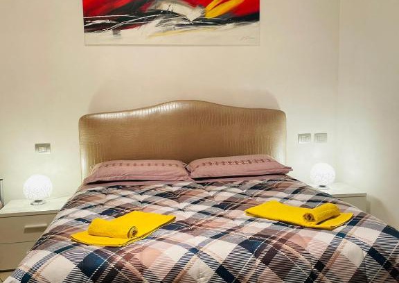 Somma Lombardo Apartment | Casa Dei Fiori 3