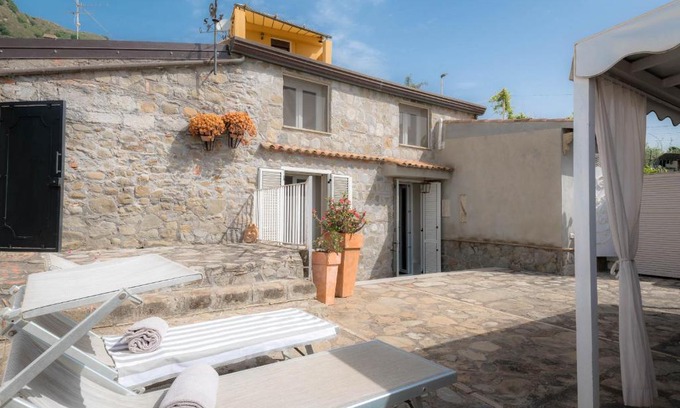 Letojanni Villa | Casa delle sirene