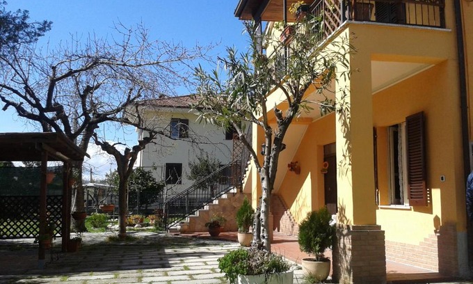 Mosciano Sant'Angelo Apartment | Casa di campagna