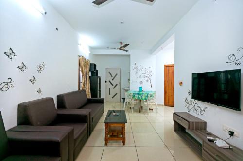 Kalapettai House | Casa di Terra Near Rock Beach