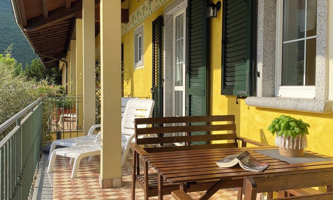 Crone Apartment | Casa Elena, bis 4 Personen, Großer Sonniger Balkon, ca. 300m zum See/Strand