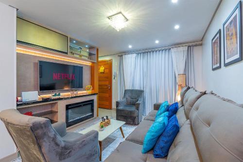 Vila Luiza House | Casa em condomínio até 8 p e 2 vagas