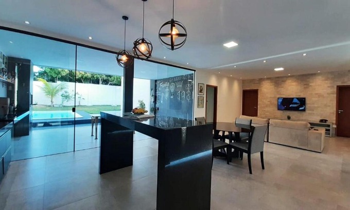 Porto Seguro House | Casa em Taperapuan com 3 Suítes e Hidromassagem