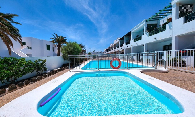 Puerto del Carmen Ski Chalet | Casa Emilia-close to all amenities and beach
