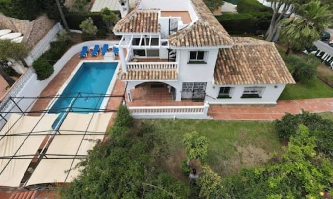 Sitio de Calahonda Ski Chalet | Casa España 51 Calahonda