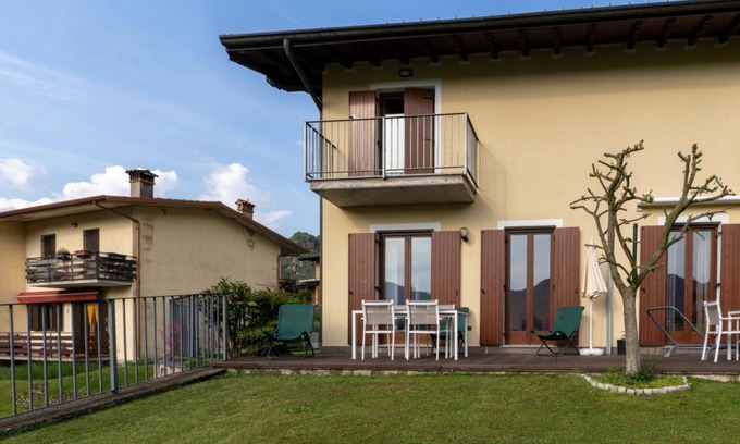 Crone Apartment | Casa Flora - Two Bedroom Apartment, Sleeps 6