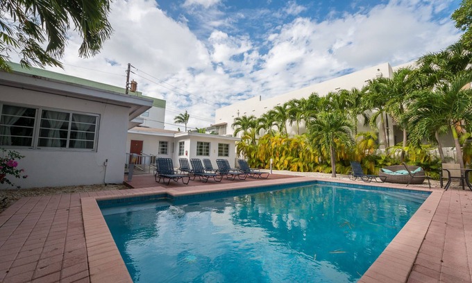 Flamingo/Lummus Apartment | Casa Gaby 4br/2ba With Pool