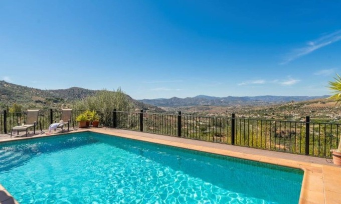 Alcaucin Villa | Casa Hermanas Alcaucín by Ruralidays