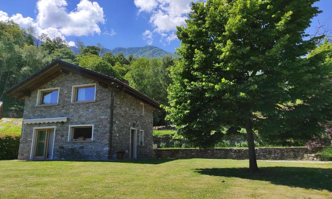 Colico House | Casa il Tiglio affacciata sul lago di Como