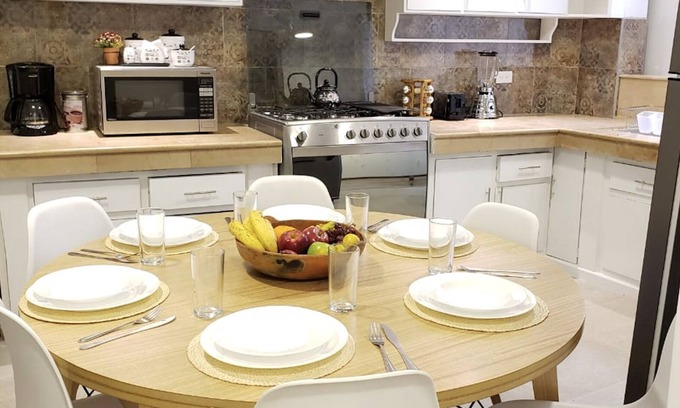 Cuenca Apartment | Casa Isabel. Cozy 6 bedrooms apartment. Cuenca's Historical District.