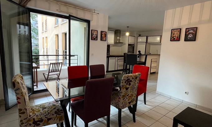 Saint-Denis Apartment | Casa Jamin - Metro - Wifi - Parking - TERRACE - Dream Host