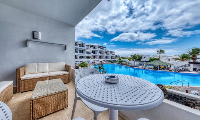 Costa Teguise Ski Chalet | Casa La Arena - Pool View