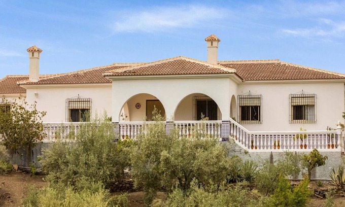 Vinuela House | Casa La Loma with Pool